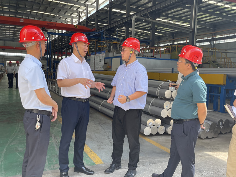 許俊松：貴陽經濟技術開發區黨工委書記；花溪區委書記